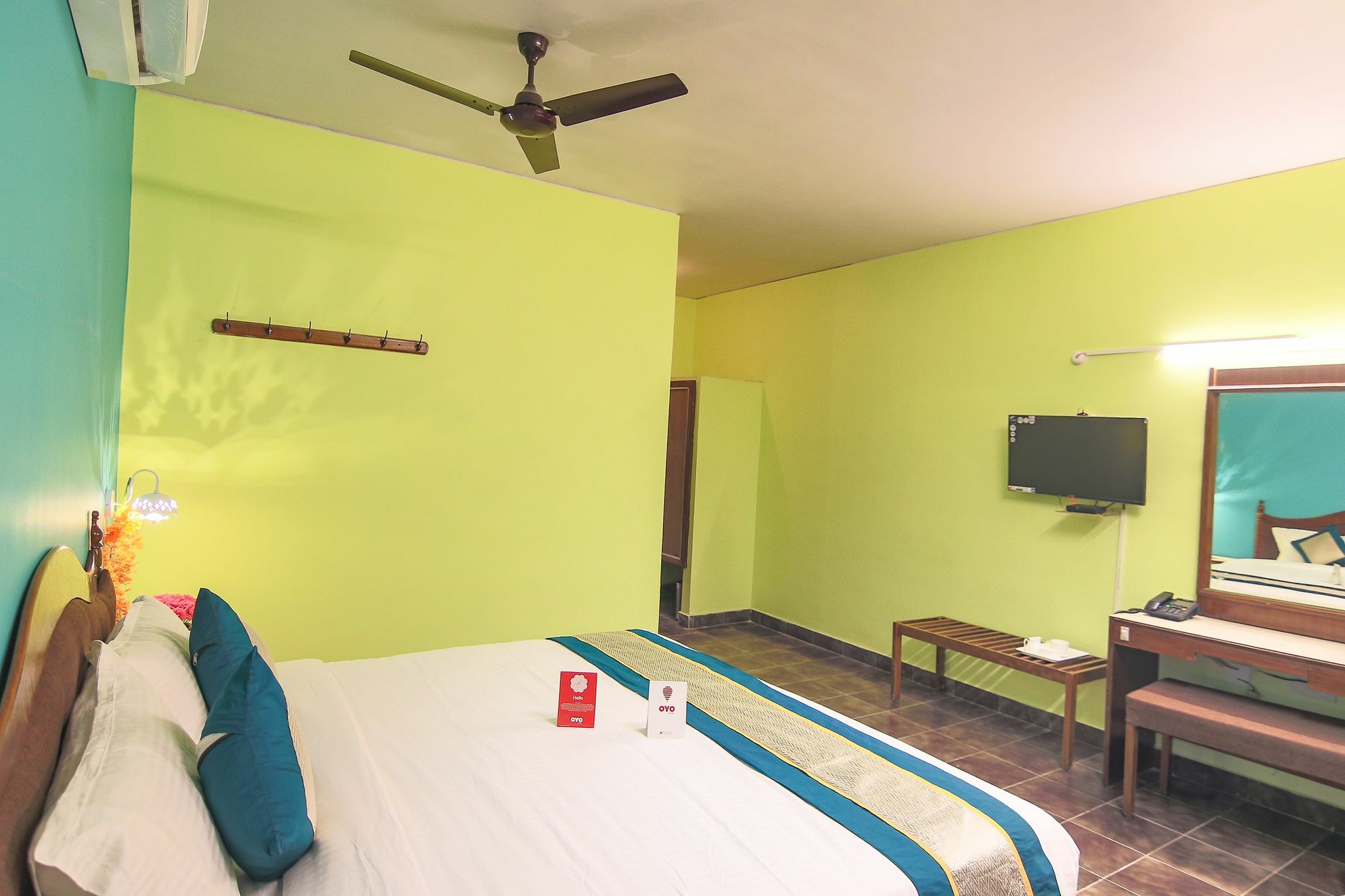 Oyo 10709 Hotel Sbt Visakhapatnam Exterior foto