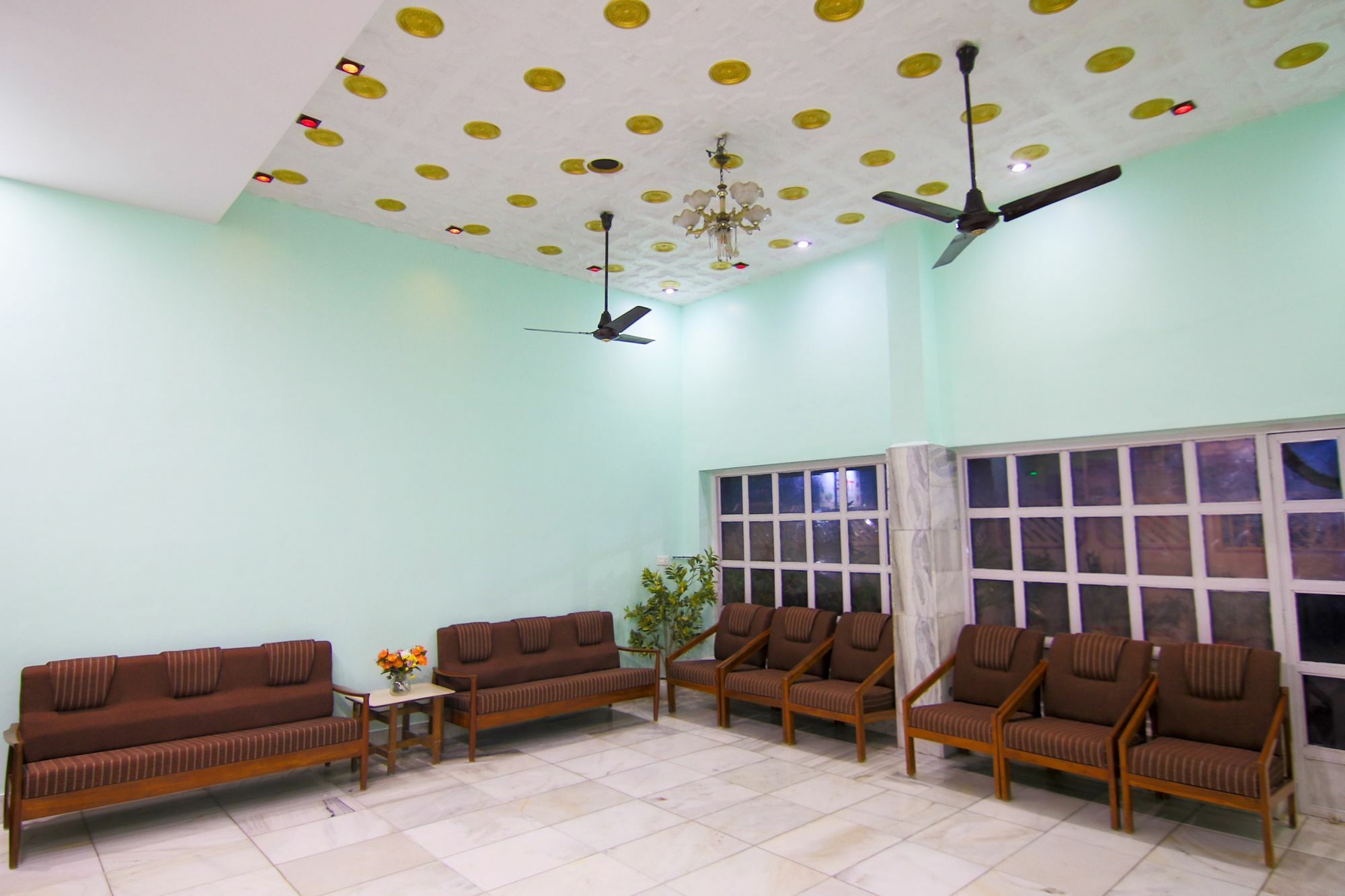 Oyo 10709 Hotel Sbt Visakhapatnam Exterior foto
