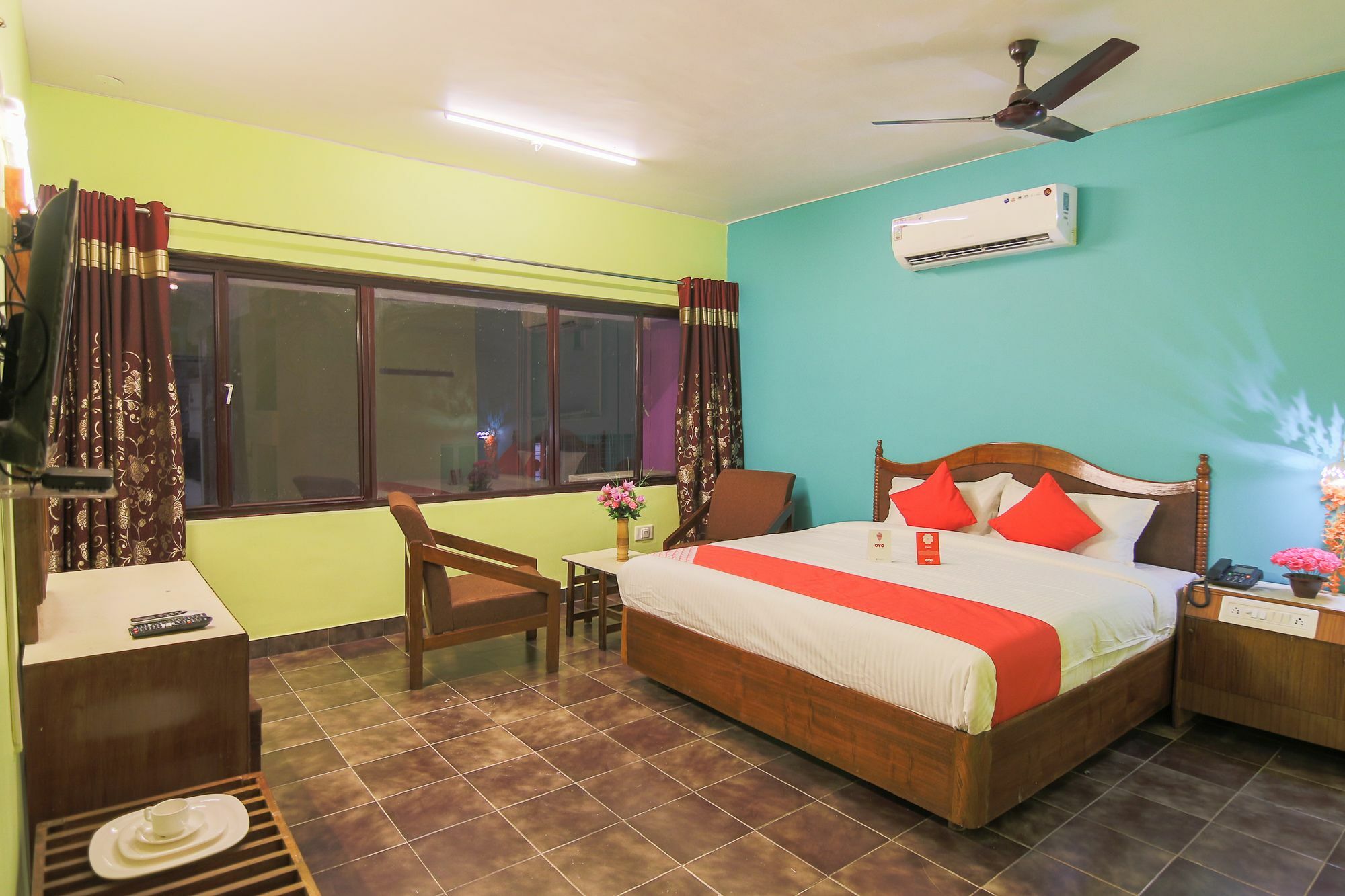 Oyo 10709 Hotel Sbt Visakhapatnam Exterior foto