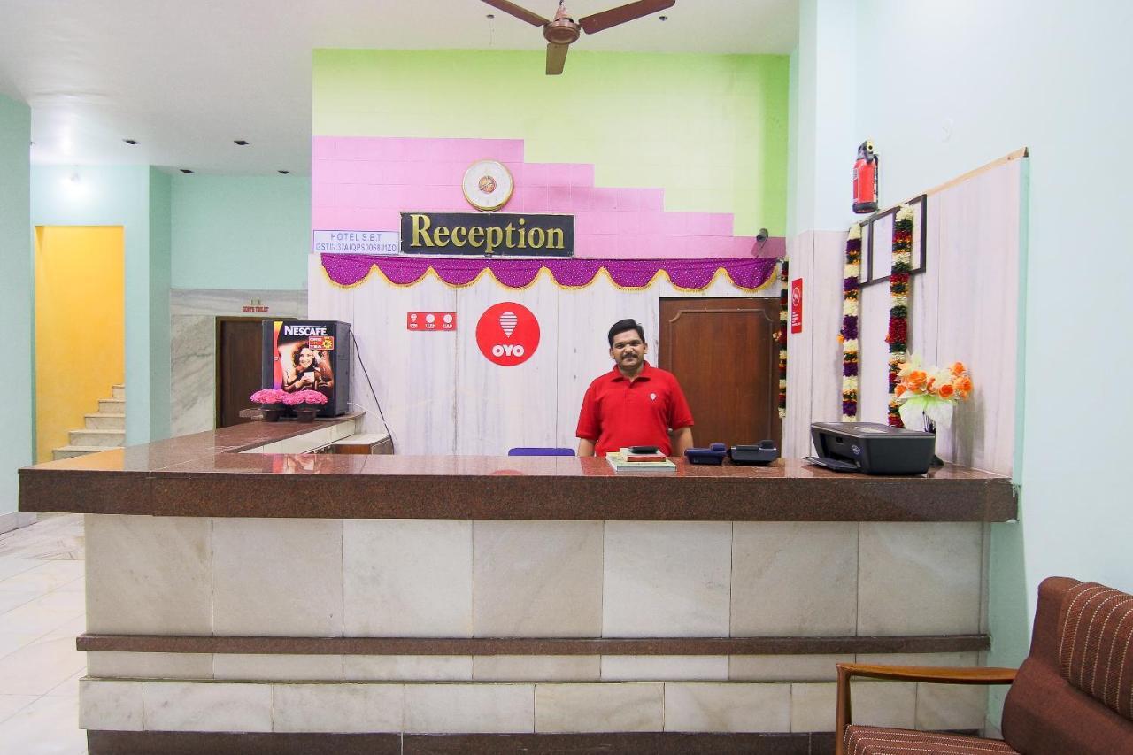 Oyo 10709 Hotel Sbt Visakhapatnam Exterior foto